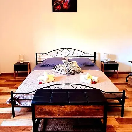 Gaiaura Saloon *